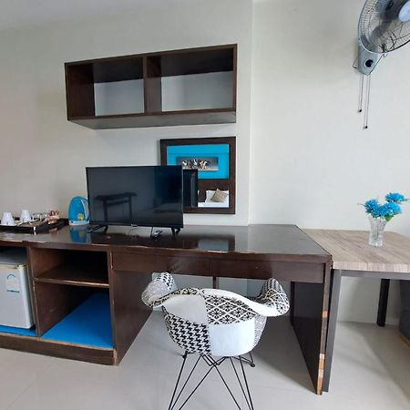 Baan Oui Guest House - Nai Harn Phuket Екстериор снимка