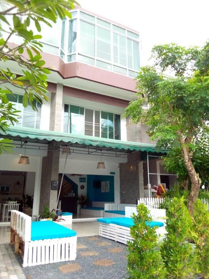 Baan Oui Guest House - Nai Harn Phuket Екстериор снимка