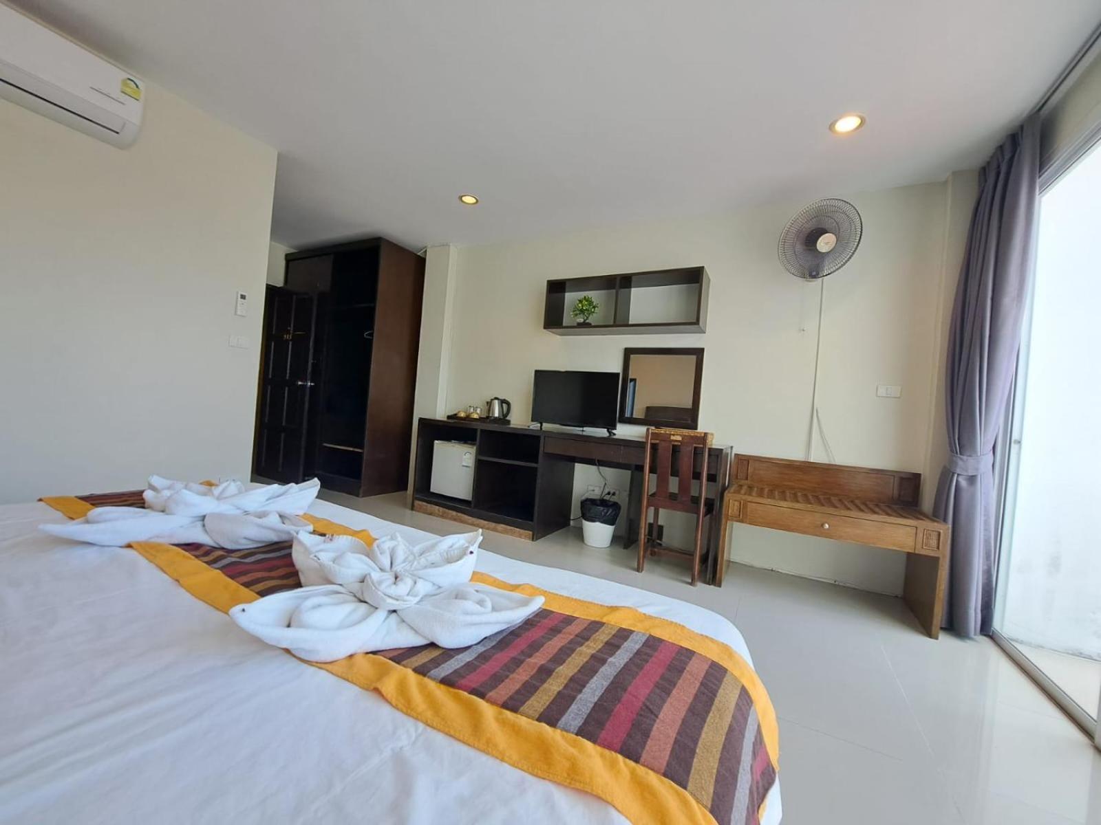 Baan Oui Guest House - Nai Harn Phuket Екстериор снимка